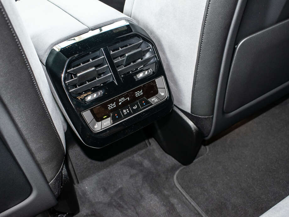 BMW iX (Bild 2/2)
