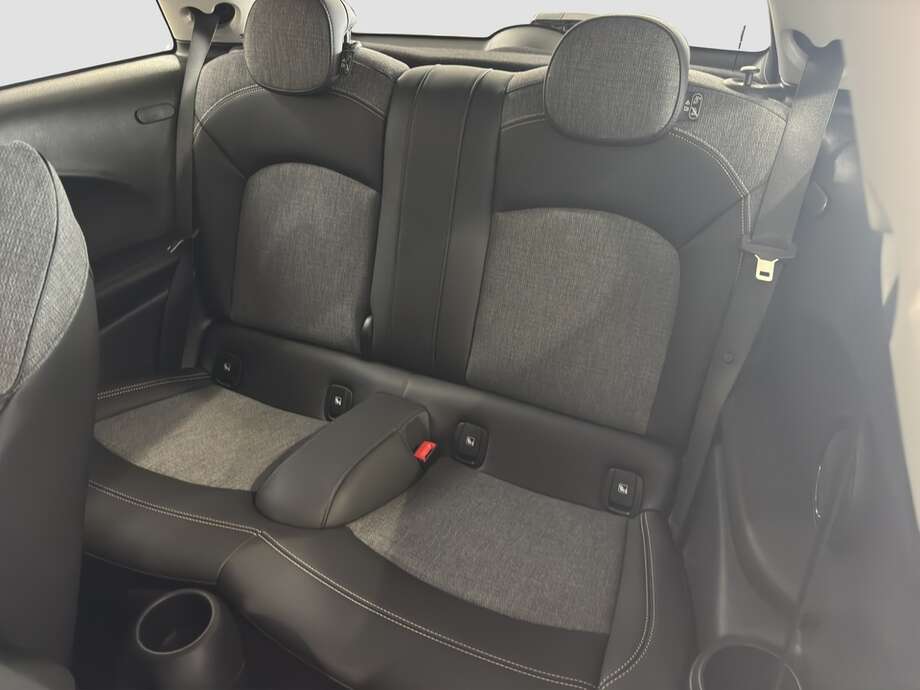 MINI Cooper S (Bild 6/17)