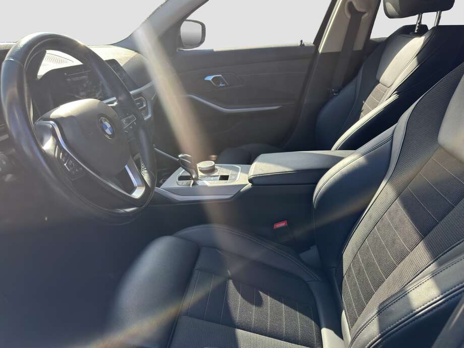 BMW 320d (Bild 16/16)