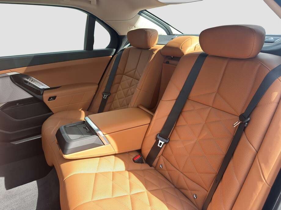 BMW 740d xDrive (Bild 6/22)