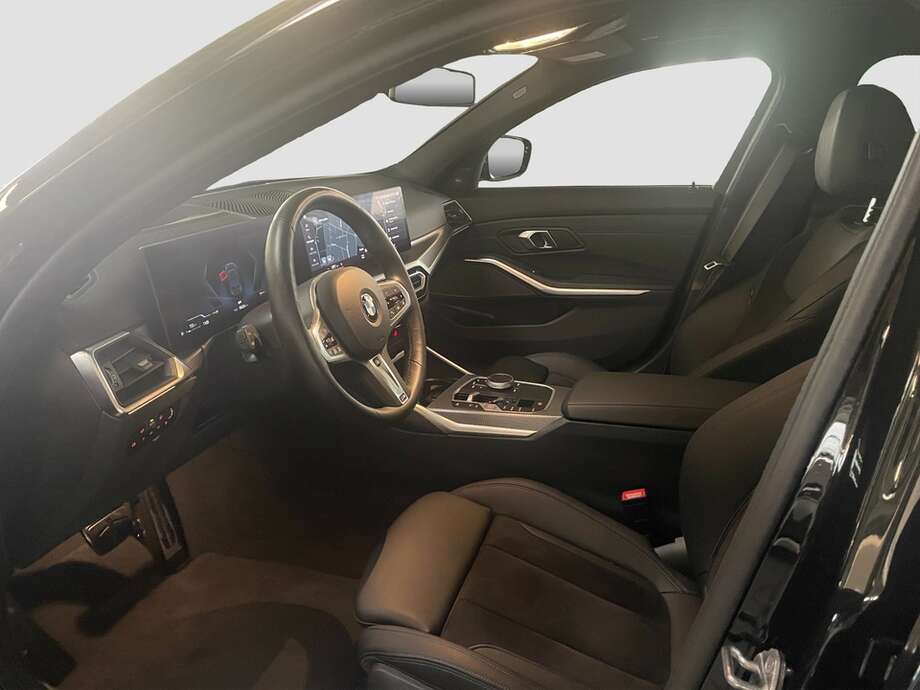 BMW 330i (Bild 18/18)