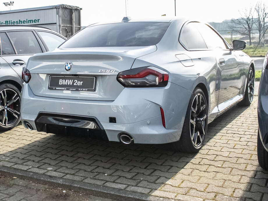 BMW 230i (Bild 10/17)