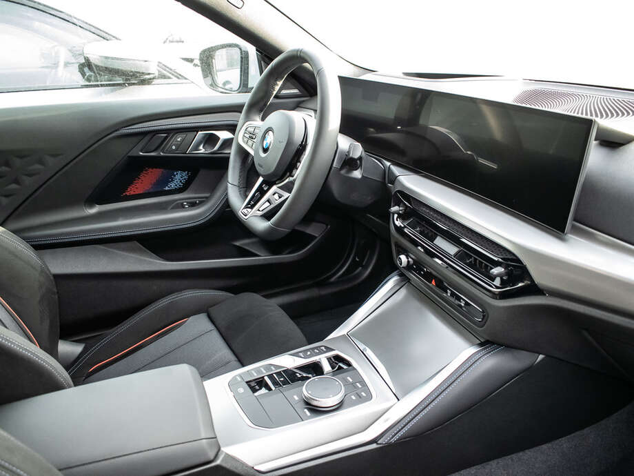 BMW 230i (Bild 12/17)