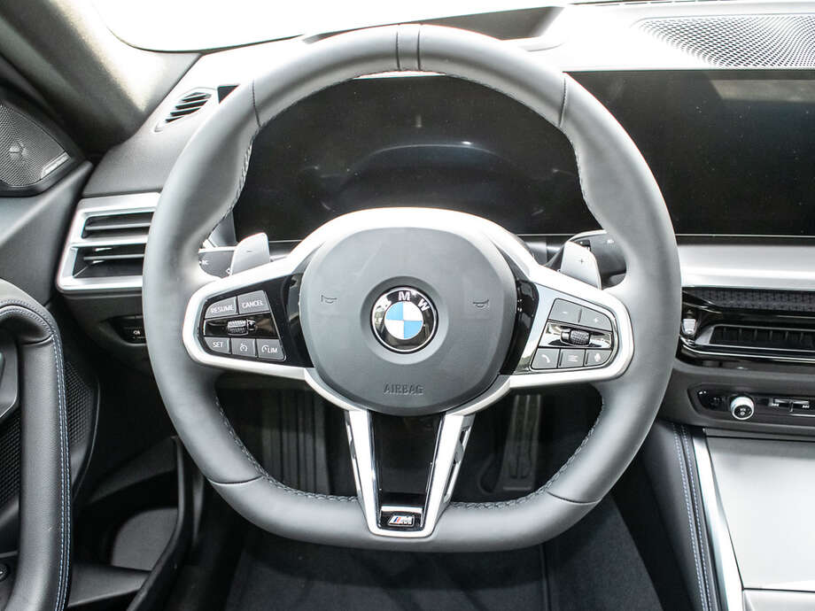 BMW 230i (Bild 15/17)