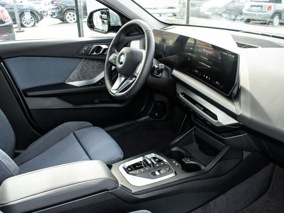 BMW 118d (Bild 11/16)