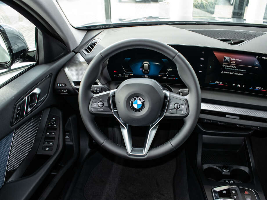 BMW 118d (Bild 14/16)