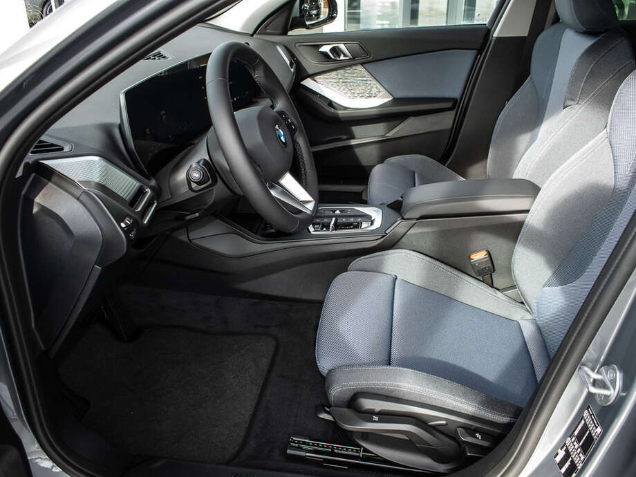 BMW 118d (Bild 2/16)