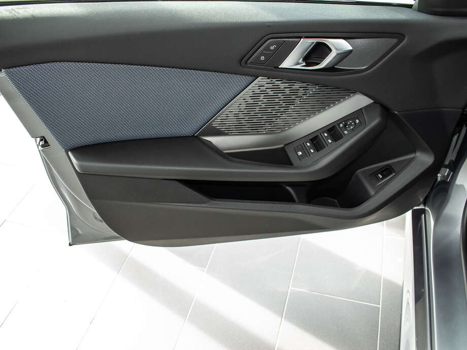 BMW 118d (Bild 4/16)