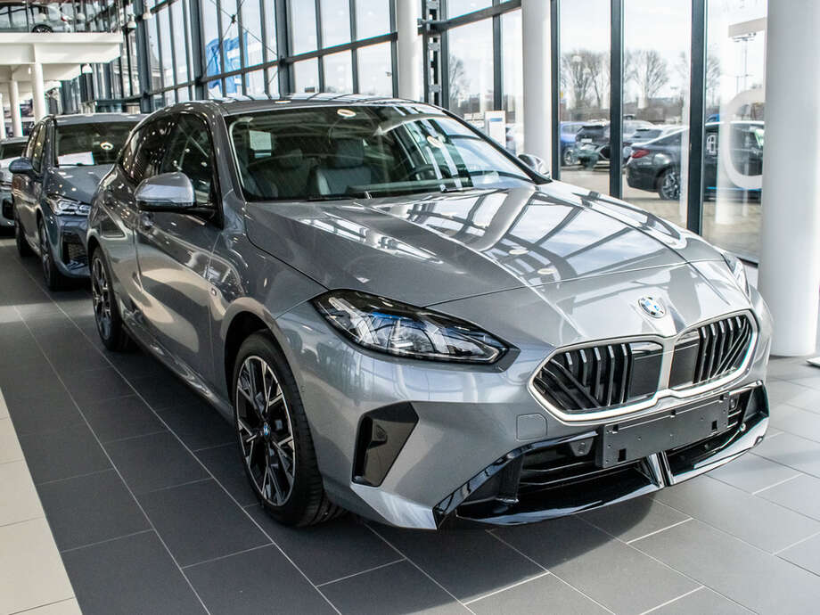 BMW 118d (Bild 8/16)