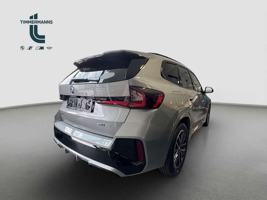 BMW iX1 eDrive20 (Bild 9/14)