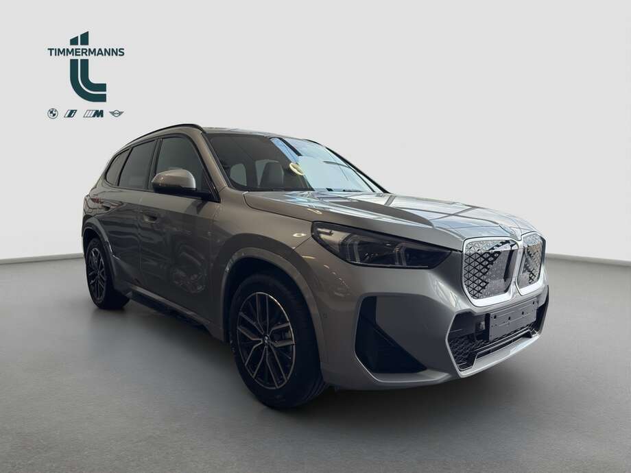 BMW iX1 eDrive20 (Bild 10/14)