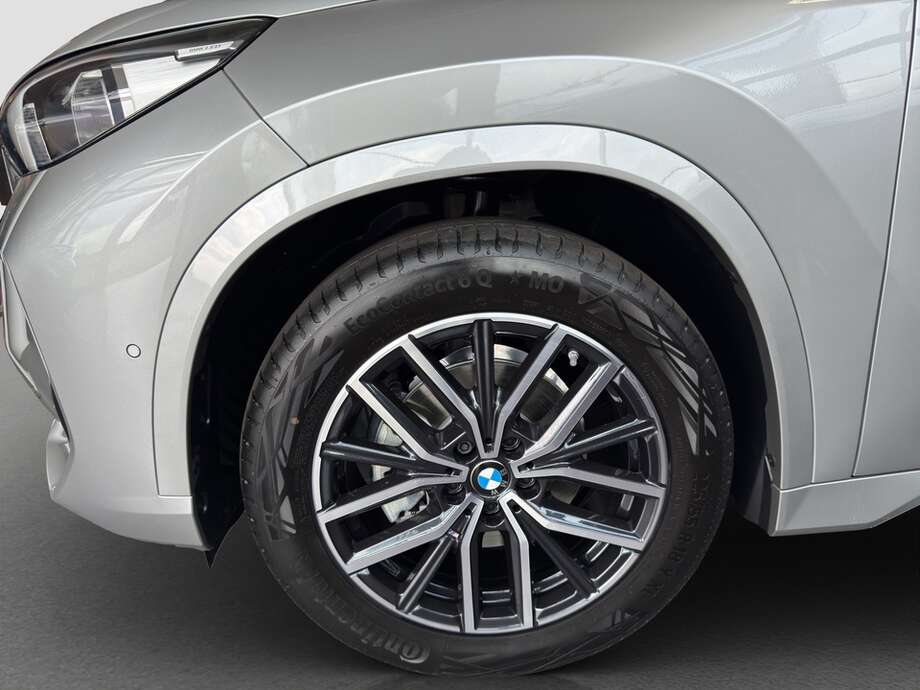 BMW iX1 eDrive20 (Bild 12/14)