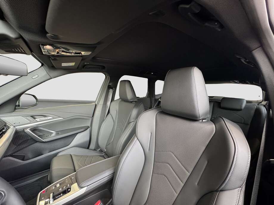 BMW iX1 eDrive20 (Bild 14/14)