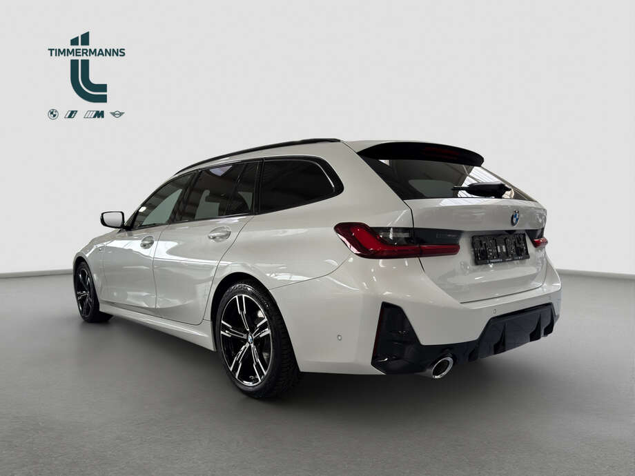 BMW 320d (Bild 9/15)