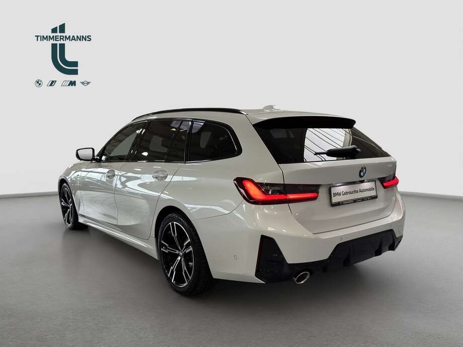BMW 318d (Bild 11/17)