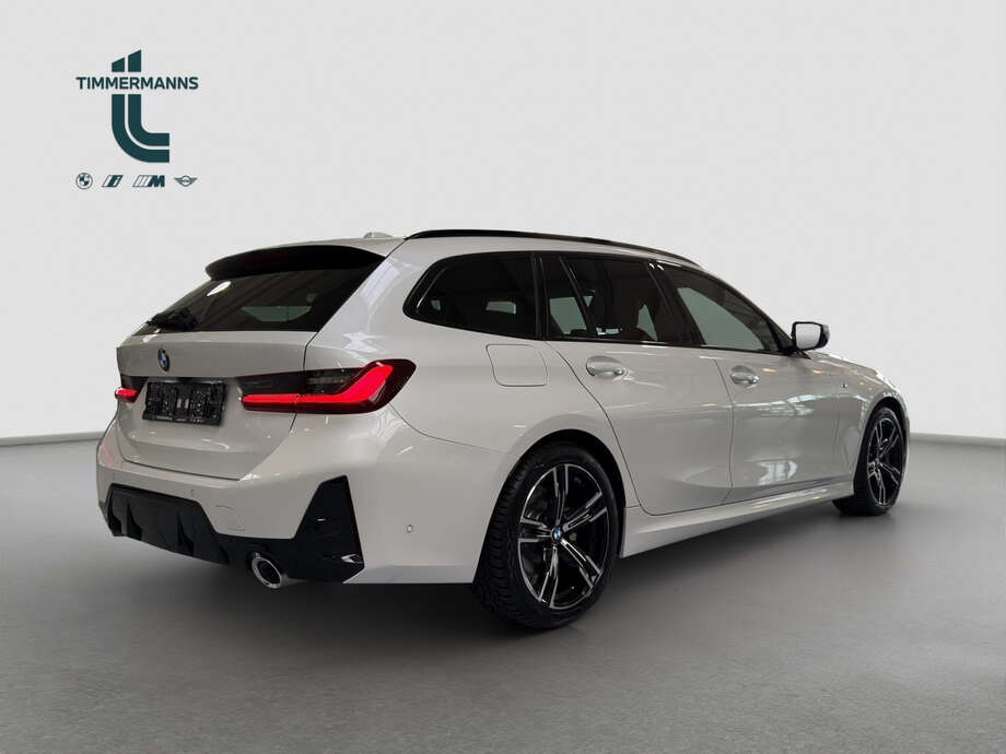 BMW 320d (Bild 11/15)