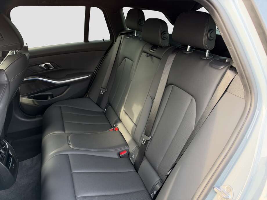 BMW 320 (Bild 13/14)