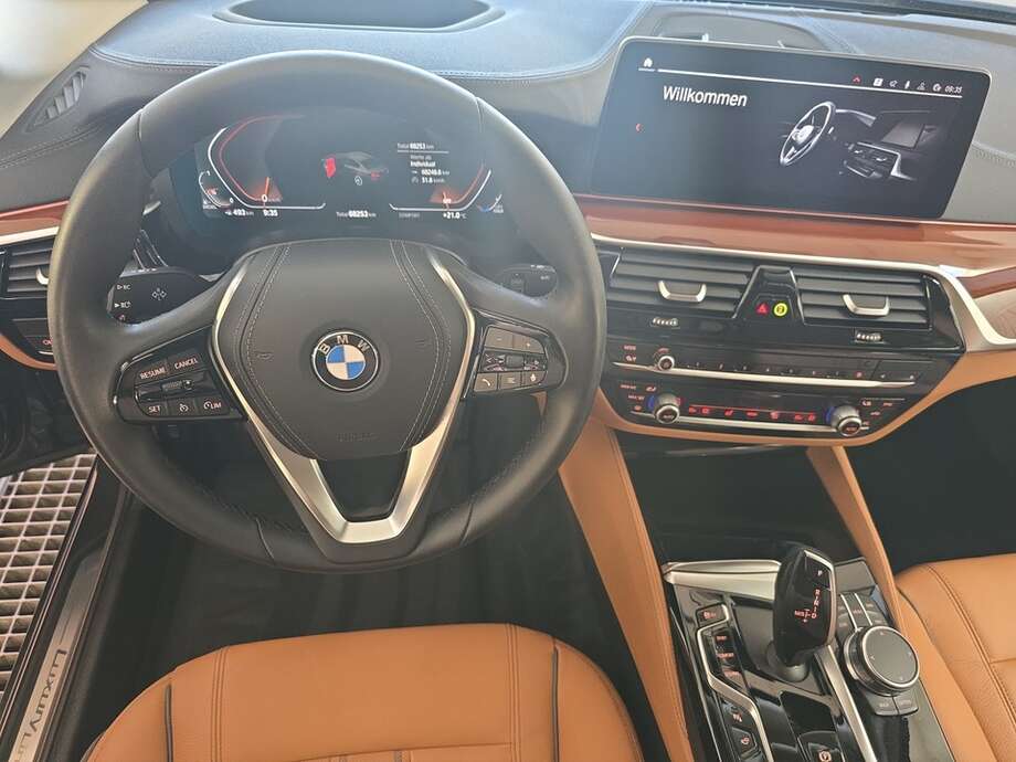 BMW 540d xDrive (Bild 4/19)