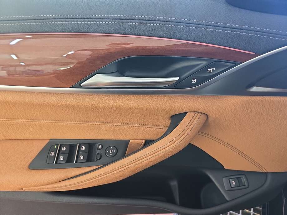 BMW 540d xDrive (Bild 8/19)