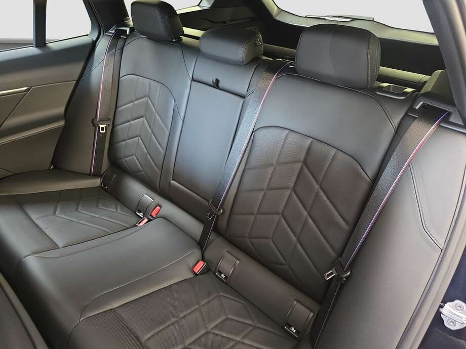 BMW 520d (Bild 6/19)