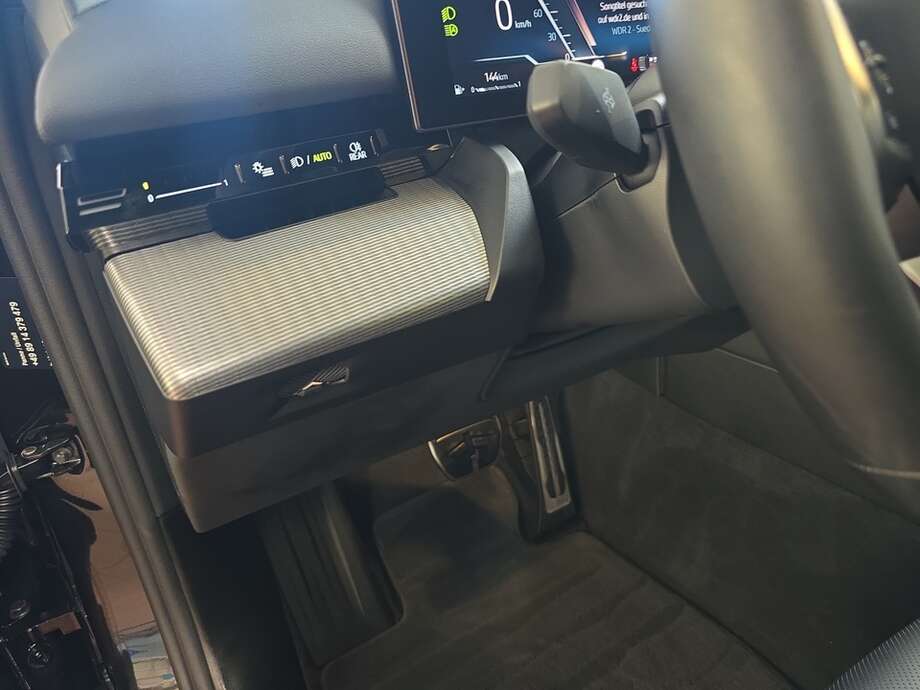 BMW 520d (Bild 9/19)