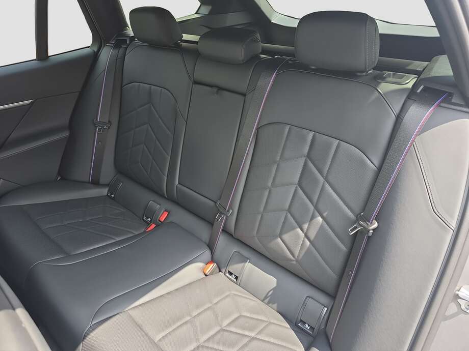 BMW 520d (Bild 6/19)