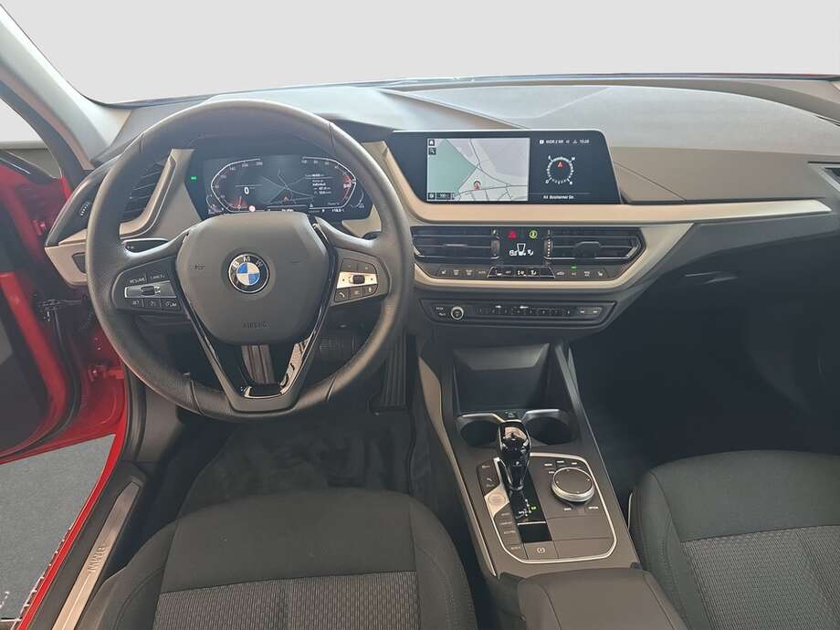 BMW 118d (Bild 5/18)