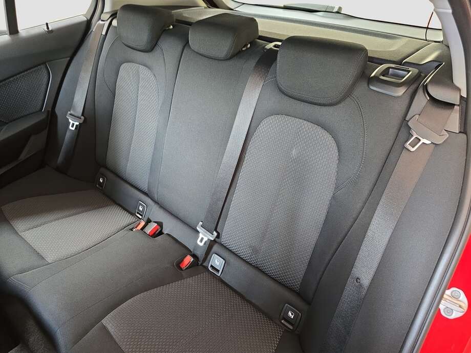 BMW 118d (Bild 6/18)