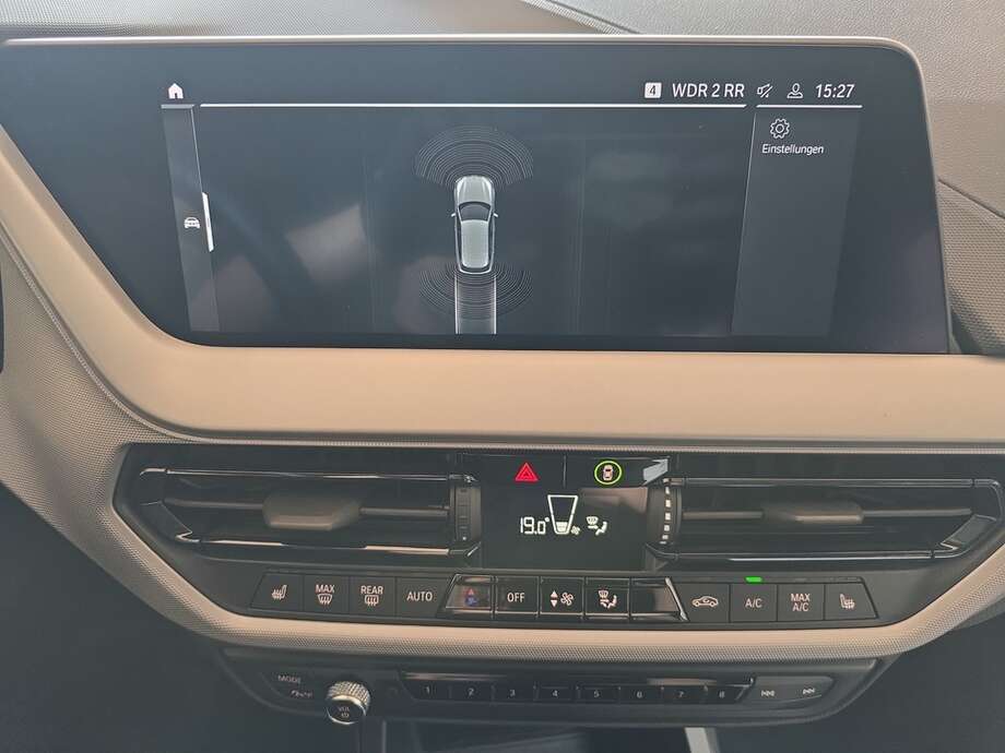 BMW 118d (Bild 10/18)