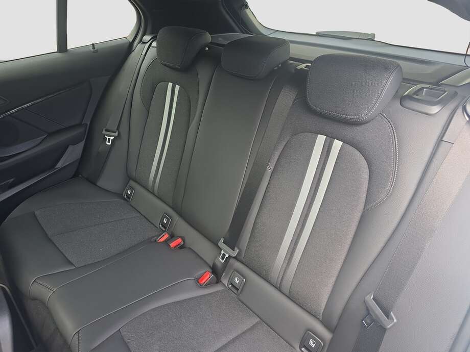 BMW 118i (Bild 6/18)