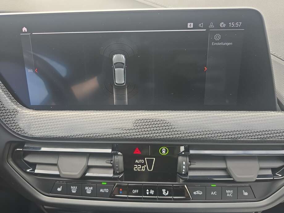 BMW 118i (Bild 10/18)