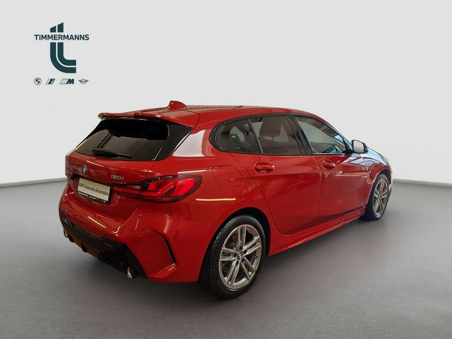 BMW 120i (Bild 14/18)