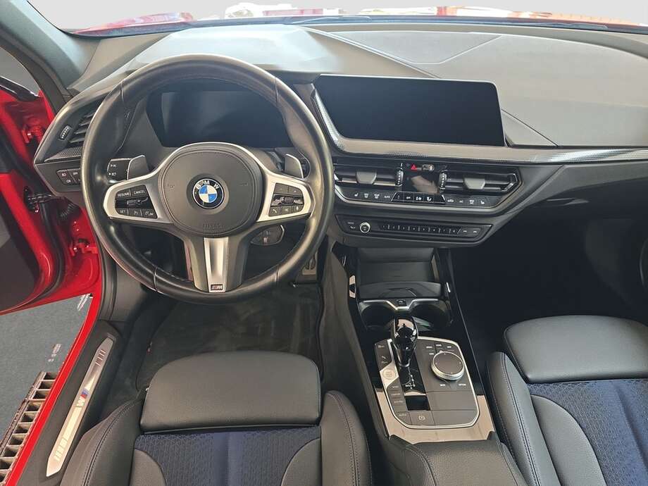 BMW 120i (Bild 5/18)
