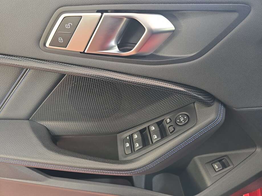 BMW 120i (Bild 8/18)