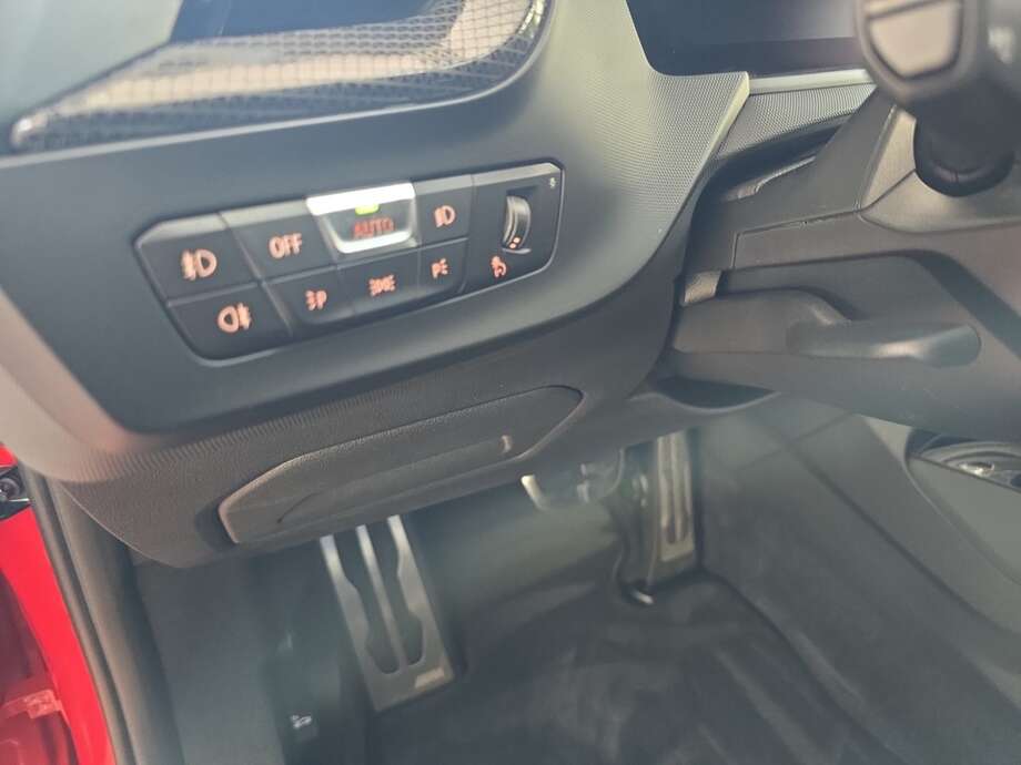 BMW 120i (Bild 9/18)