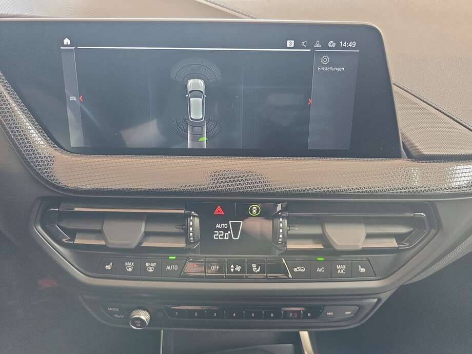 BMW 120i (Bild 10/18)