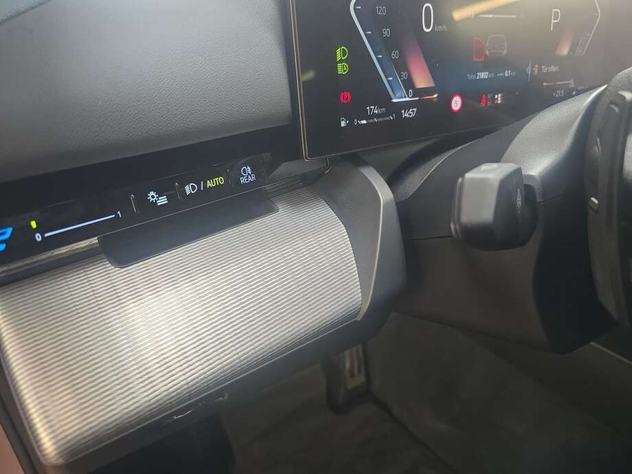 BMW 520d (Bild 9/19)