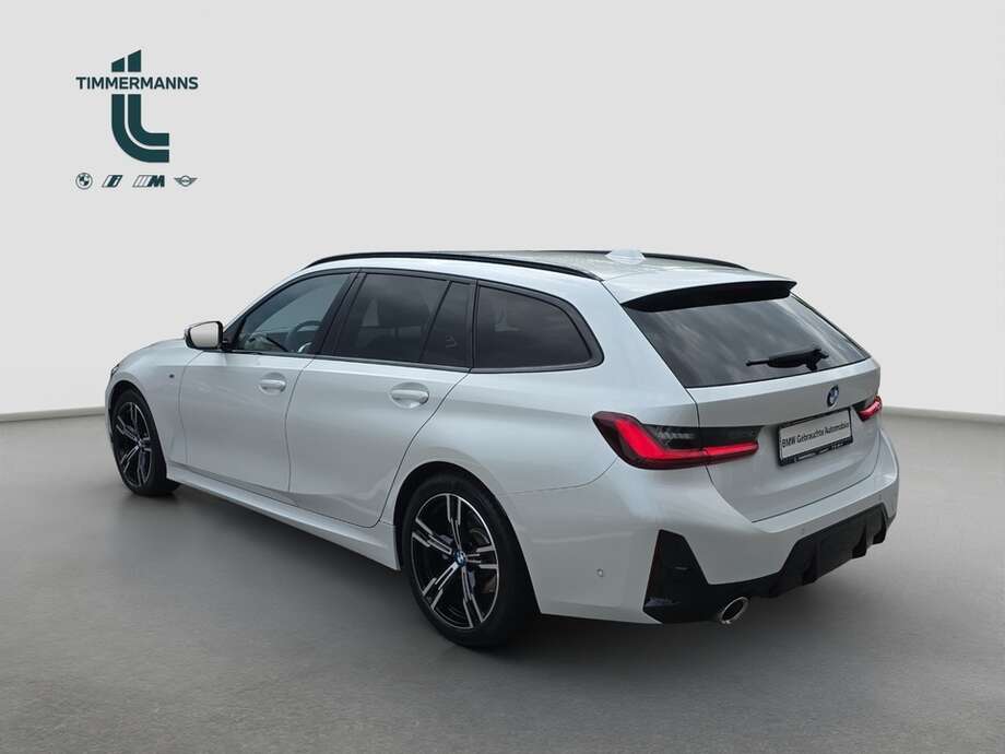 BMW 320d (Bild 12/18)