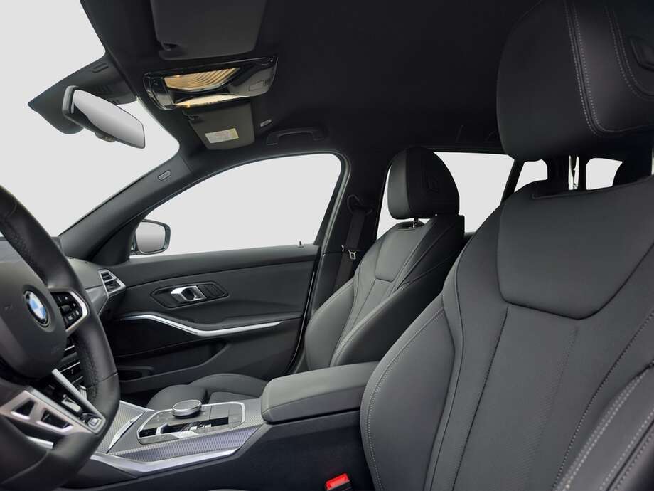 BMW 320d (Bild 3/18)