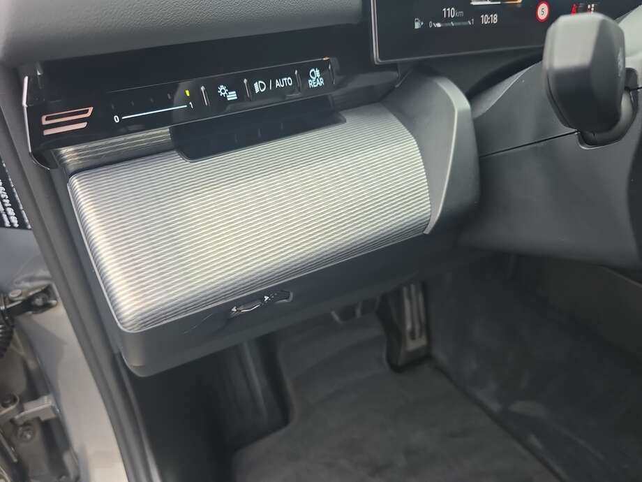 BMW 520d (Bild 9/19)