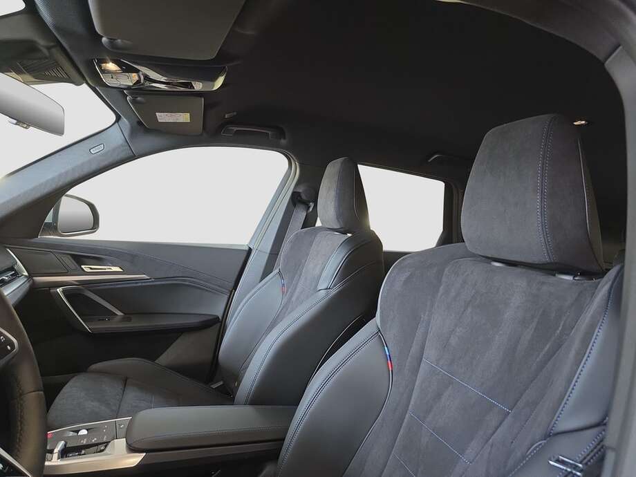 BMW iX1 eDrive20 (Bild 3/19)