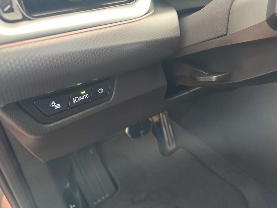 BMW iX1 eDrive20 (Bild 10/19)