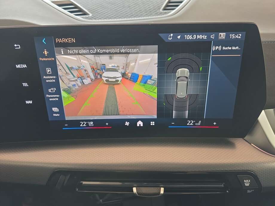 BMW iX1 eDrive20 (Bild 11/19)