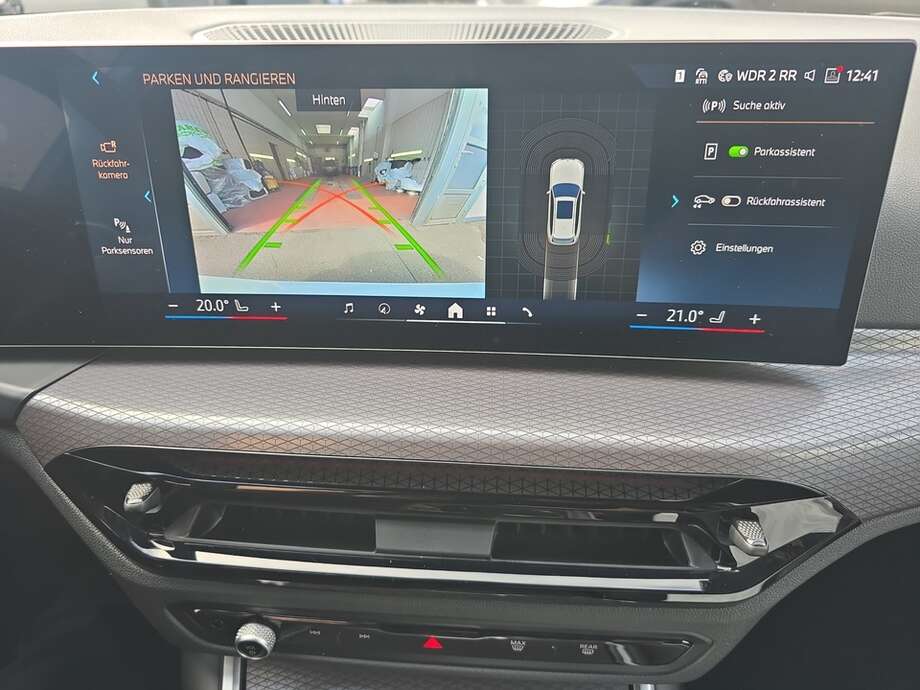 BMW 320d (Bild 10/18)