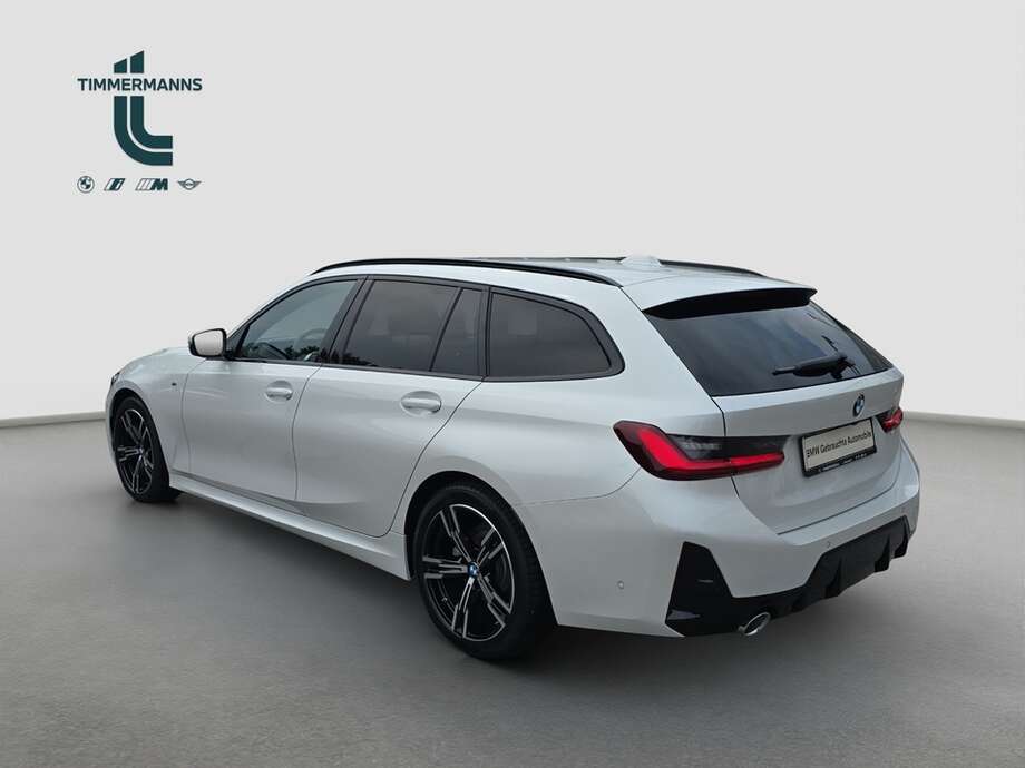 BMW 318d (Bild 12/18)