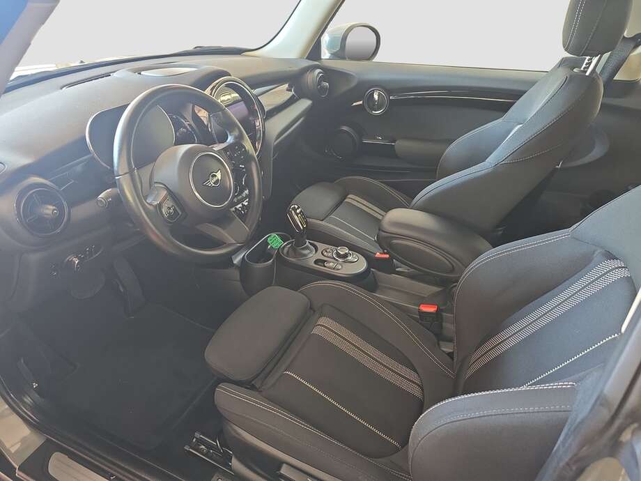 MINI Cooper SE (Bild 2/2)