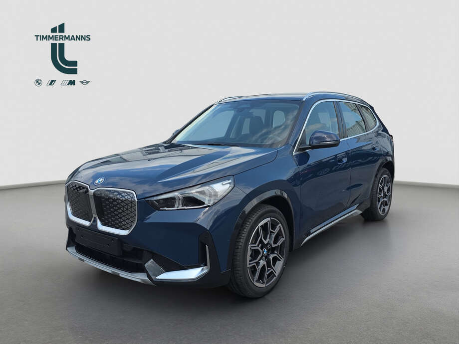 BMW iX1 eDrive20 (Bild 1/18)