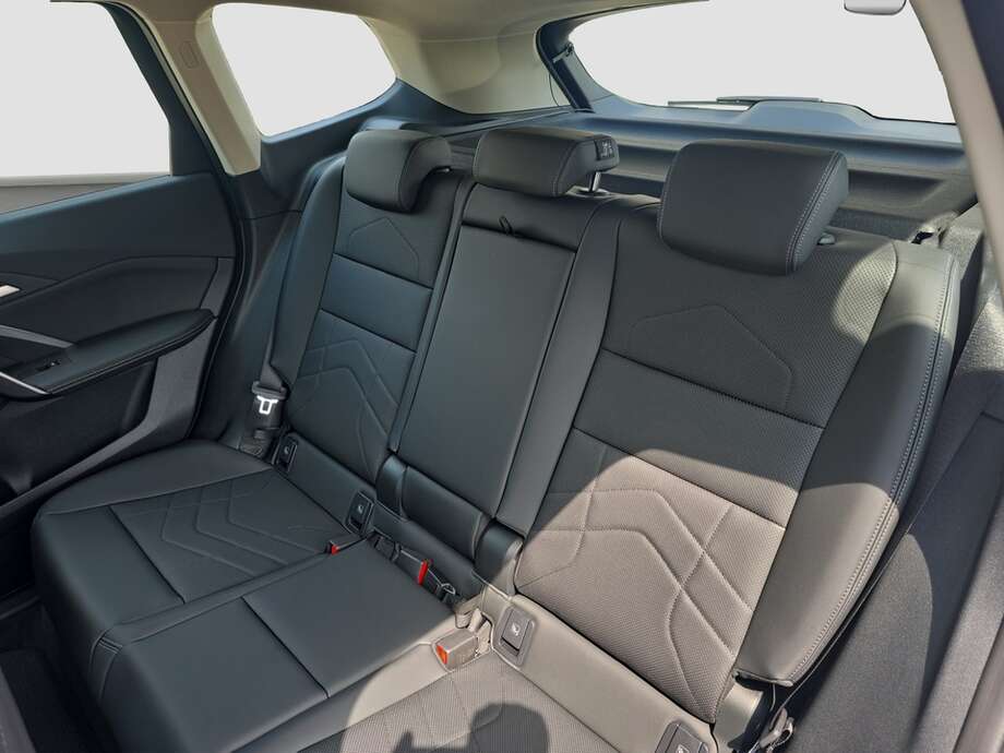 BMW iX1 eDrive20 (Bild 6/18)