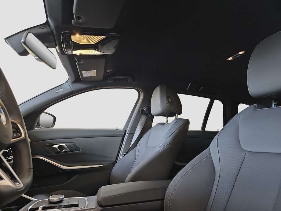 BMW 320d (Bild 3/18)