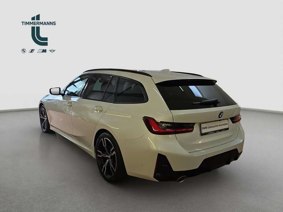 BMW 318d (Bild 12/18)